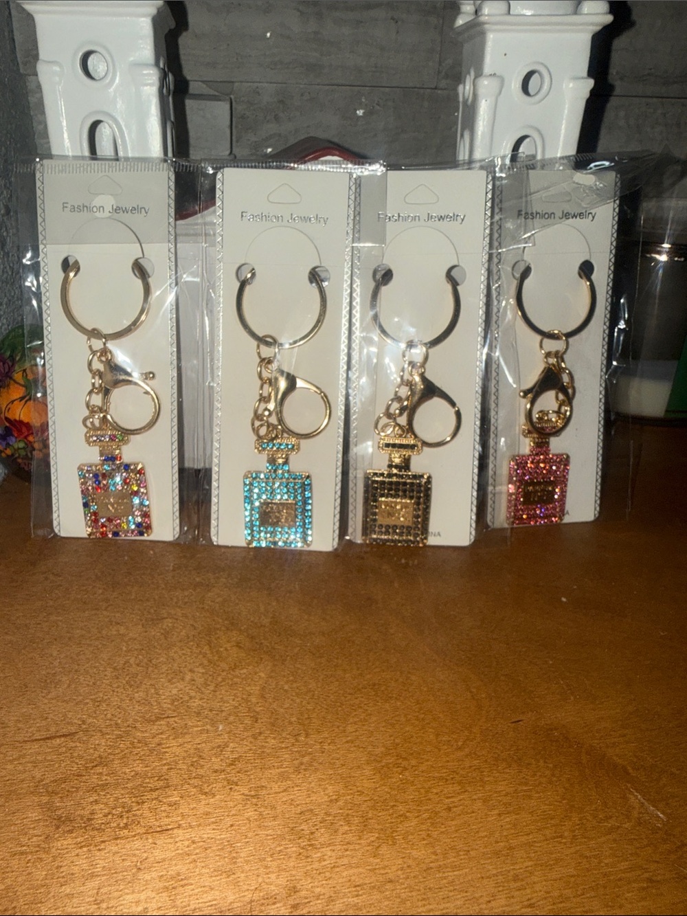 Fashion Jewelry Gold Perfume Bottle Keychain - Multicolor
